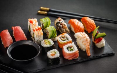Sushi: hosomaki, rolls, uramaki, nigiri e altro ancora.
